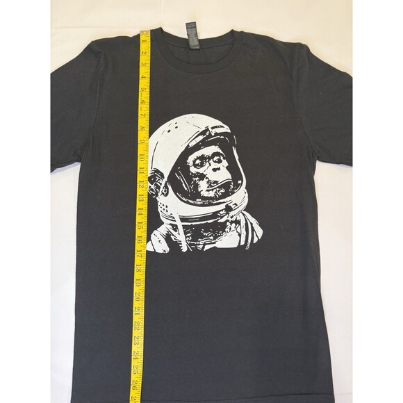 Gildan Softstyle Small Black Astronaut Monkey Astronaut Graphic Tee Unisex - Picture 4 of 4